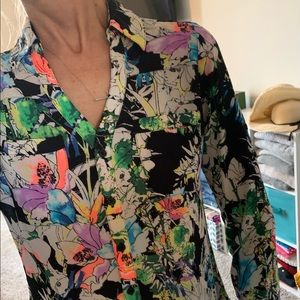 Women’s colorful Express blouse